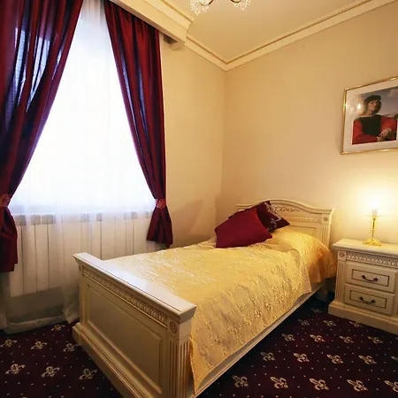 Alisa Hotel 4*